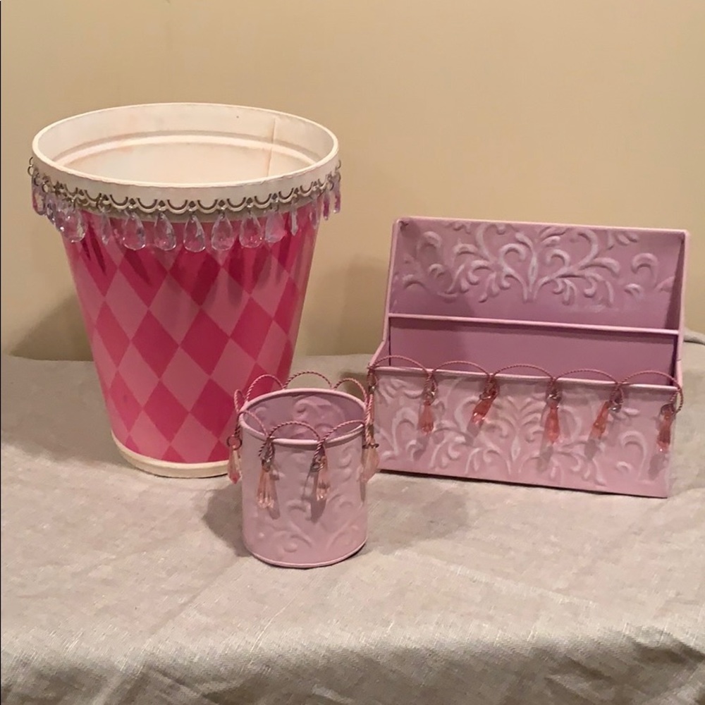 Girls Desk 3 piece desk set